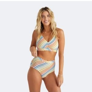 BNWT MeUndies Feel Free Ruched Bralette and Feel Free High-Waisted Cheeky set